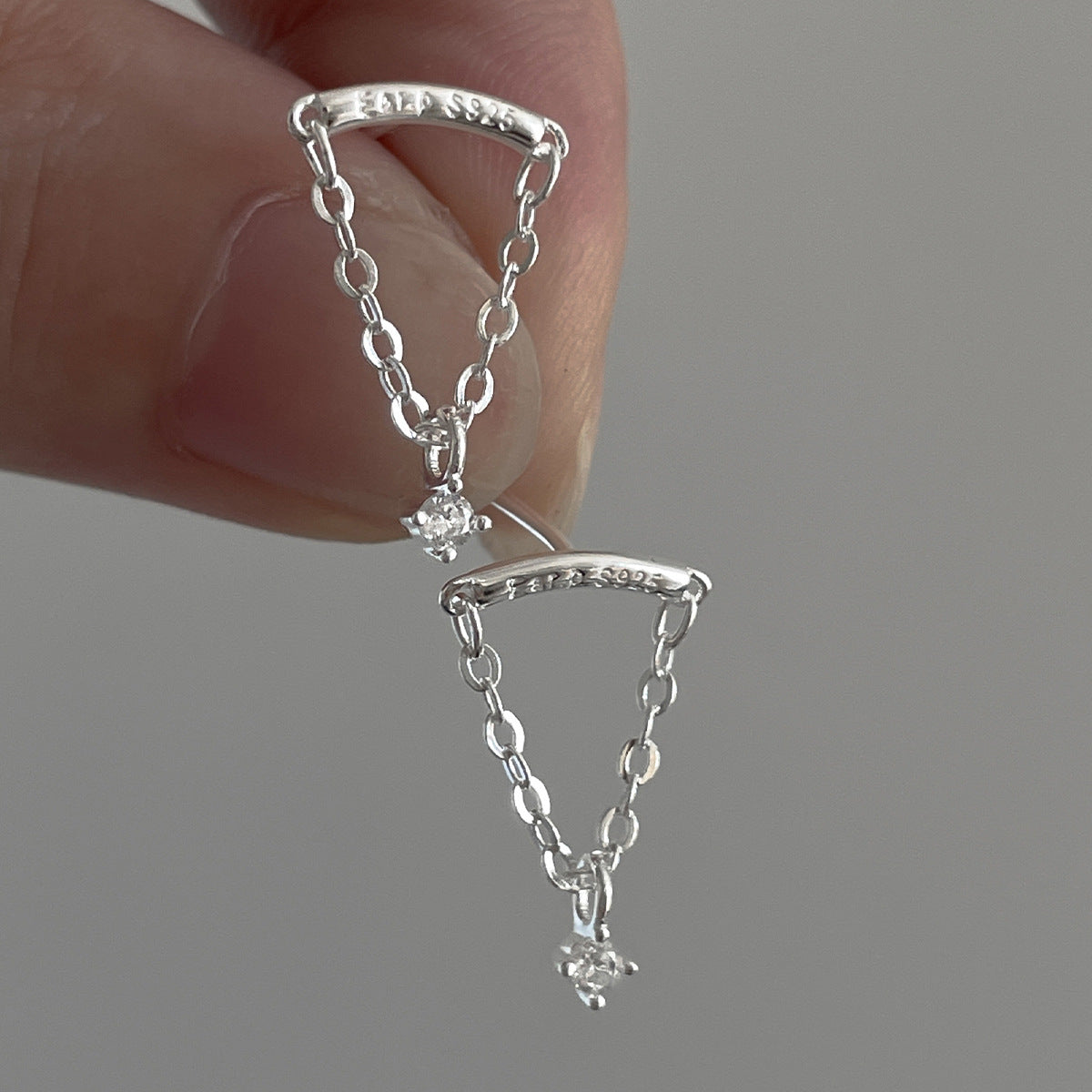 Damen-Ohrringe mit Zirkon-Quasten-Nischen-Design, fortschrittliche Kette