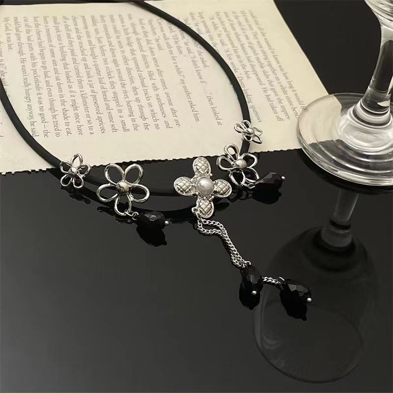 Women's For Retro Affordable Luxury Crystal Pendant Necklaces