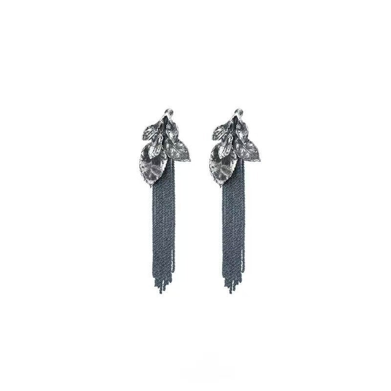 Women's Static Flow Leaf Shape Tassel Vintage Summer Light Luxury High Rings