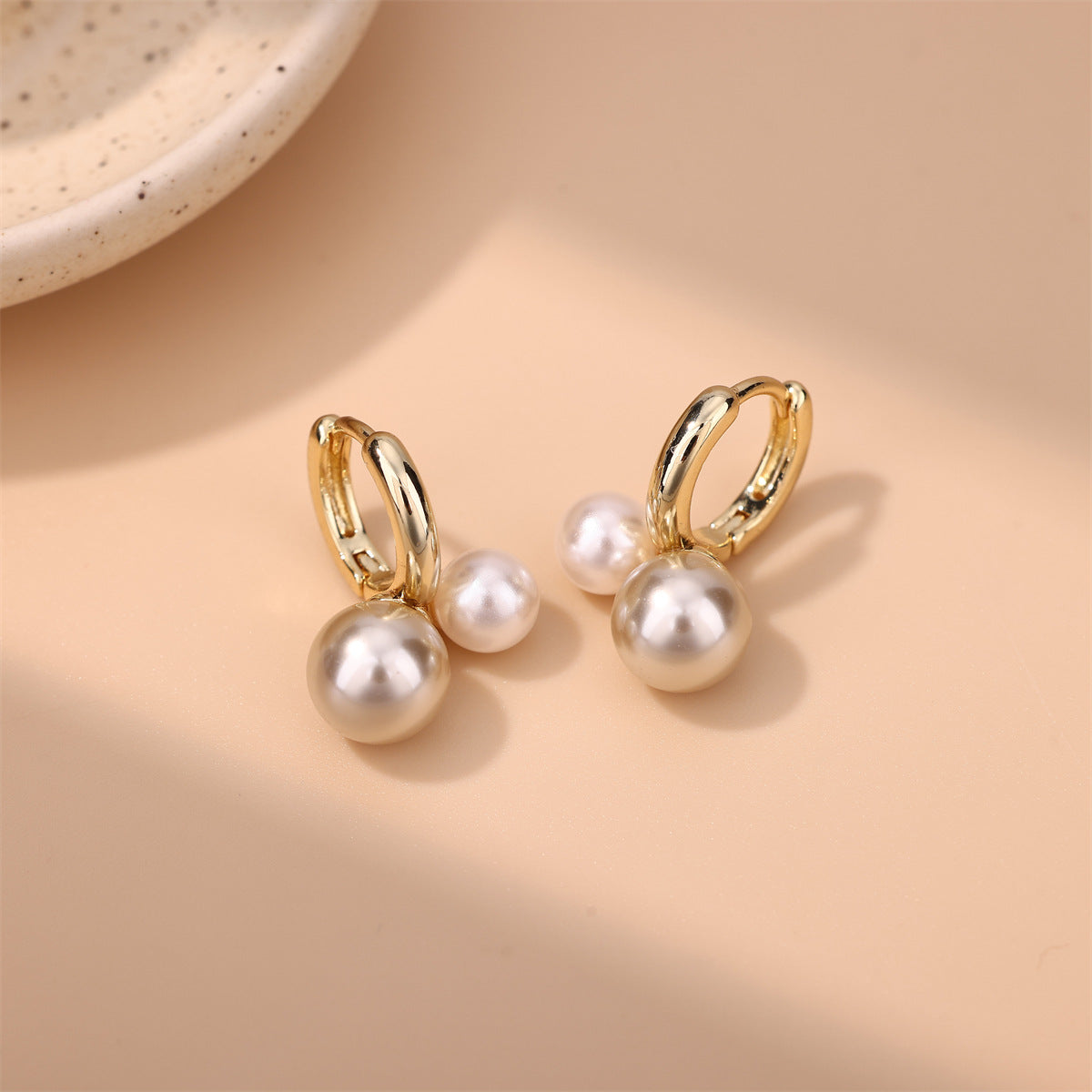 Pearl French Retro Clip Gentle Mocha Rings