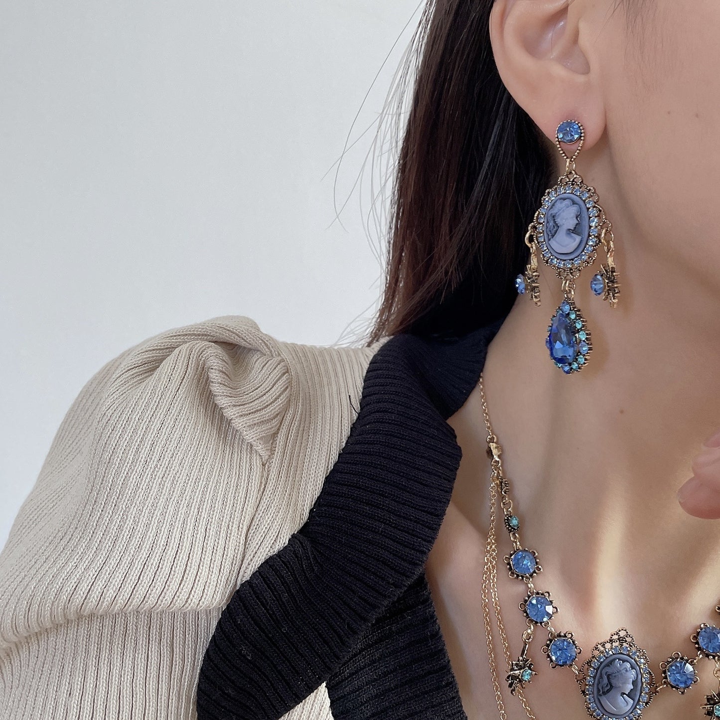 Retro Baroque Badge Barrettes Avatar Tassel Earrings