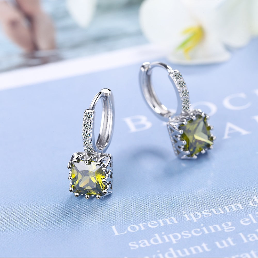 Boucles d'oreilles à clip d'oreille simples et douces avec plein de diamants
