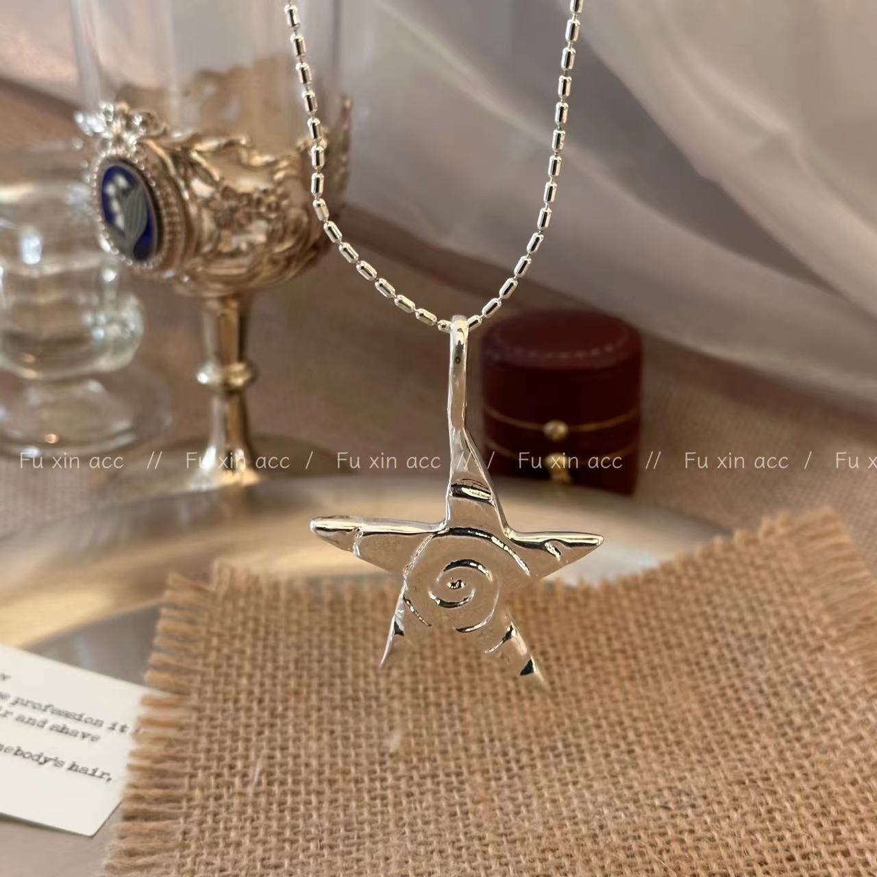 Women's Sweet Cool Hot Niche Light Luxury Pendant Necklaces