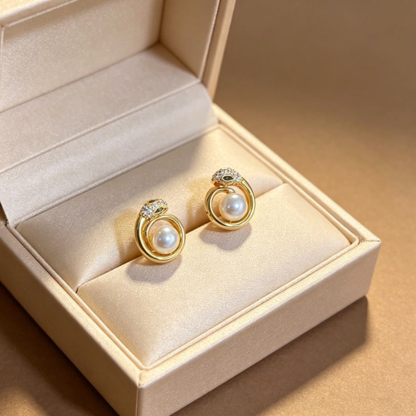 Compact Elegant Pearl Eardrops French Style Design Stud Earrings