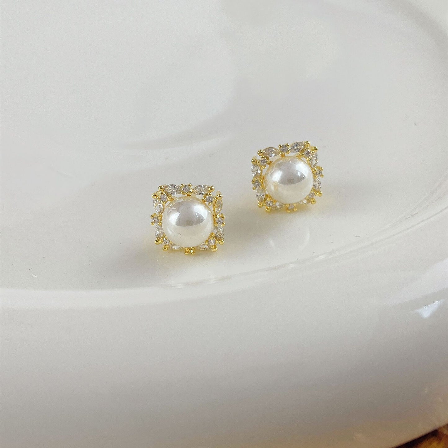 Women's Square Zircon Pearl Temperament Entry Lux Earrings