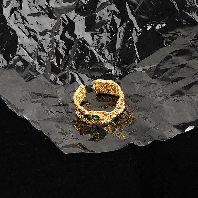 Nischen-Design-Textur, unregelmäßige Oberfläche, Zirkon-Temperament-Ringe