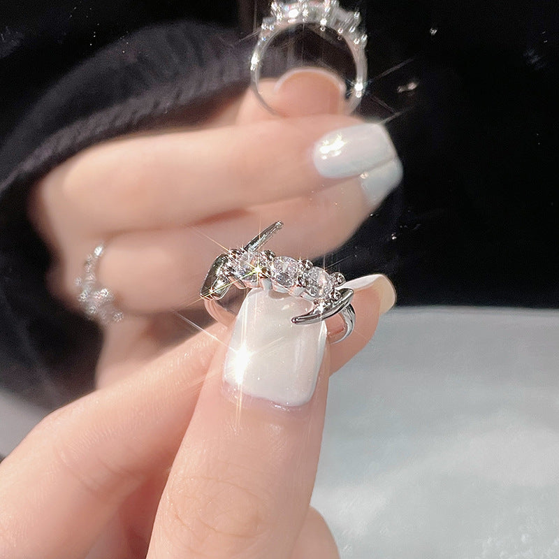 Damen-Ringe mit vollem Strass-Zirkon-High-Sense-Kreuz, trendig, cool