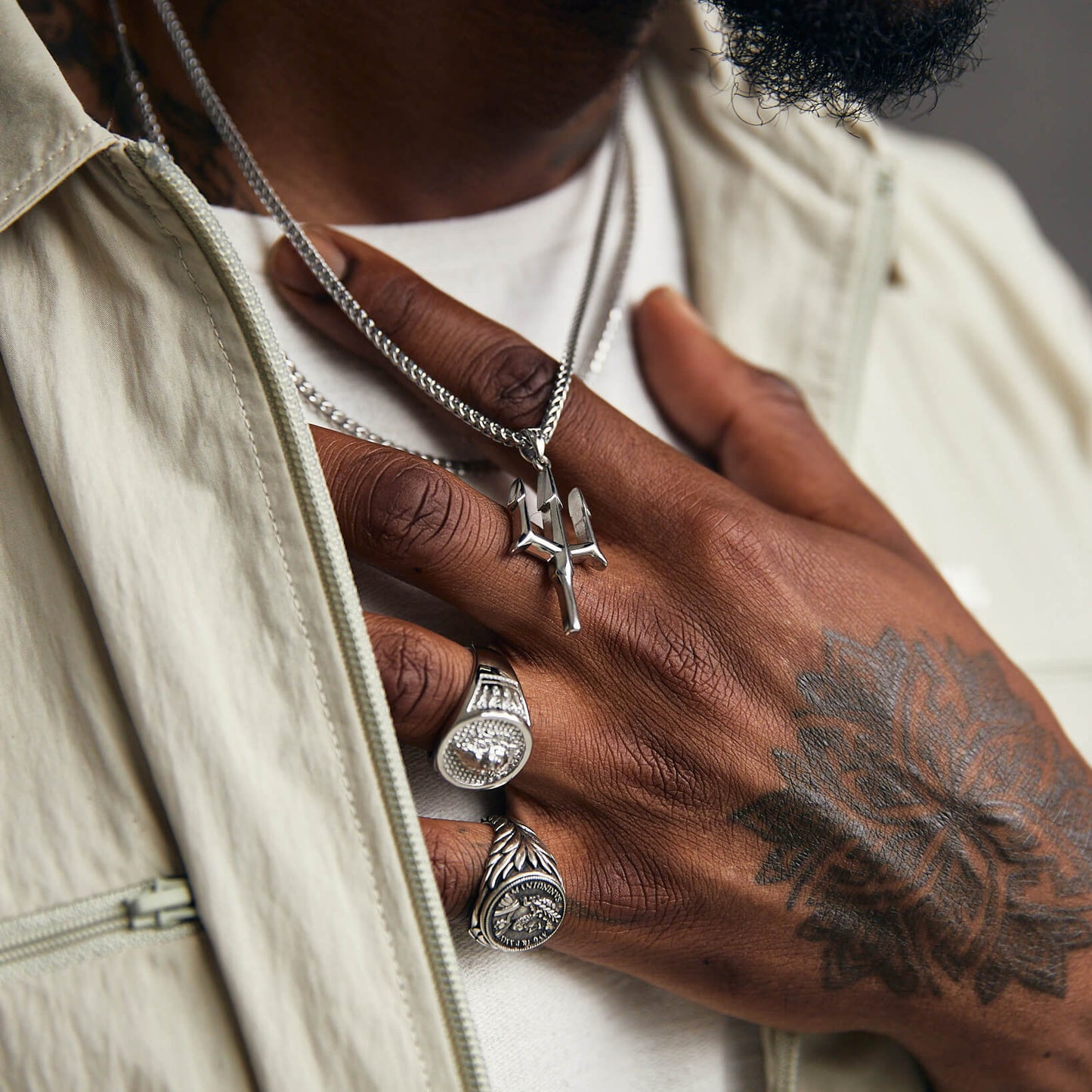 Colliers minimalistes avec pendentif Trident Sea King pour hommes