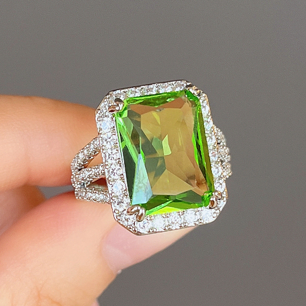 Live Simulation Princess Square Diamond Olive Rings