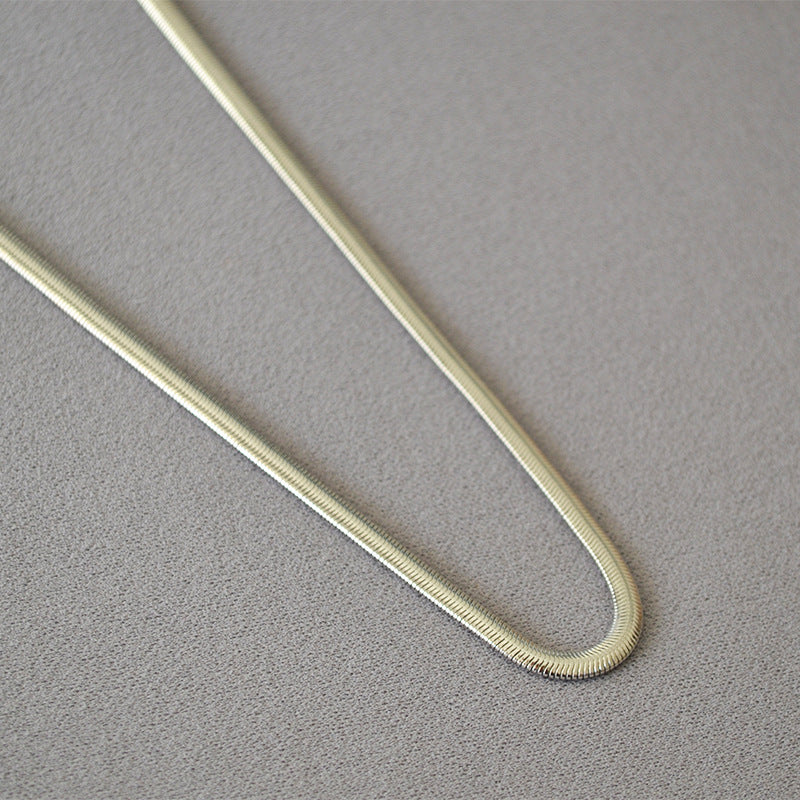Colliers en laiton plaqué or pour femmes, comme un serpent plat