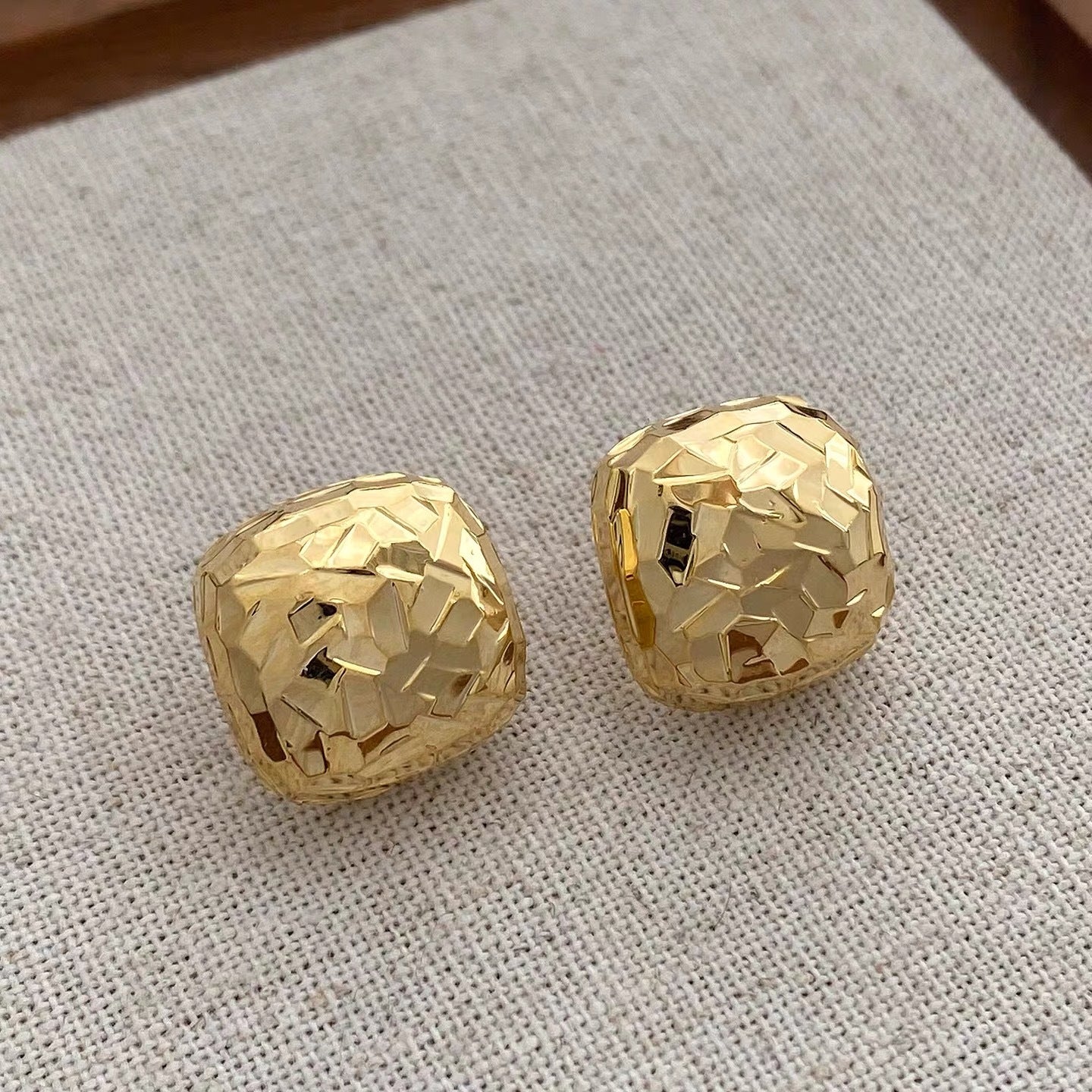 Women's Texture Geometric Square Gold High Sense Light Luxury Temperament Earrings