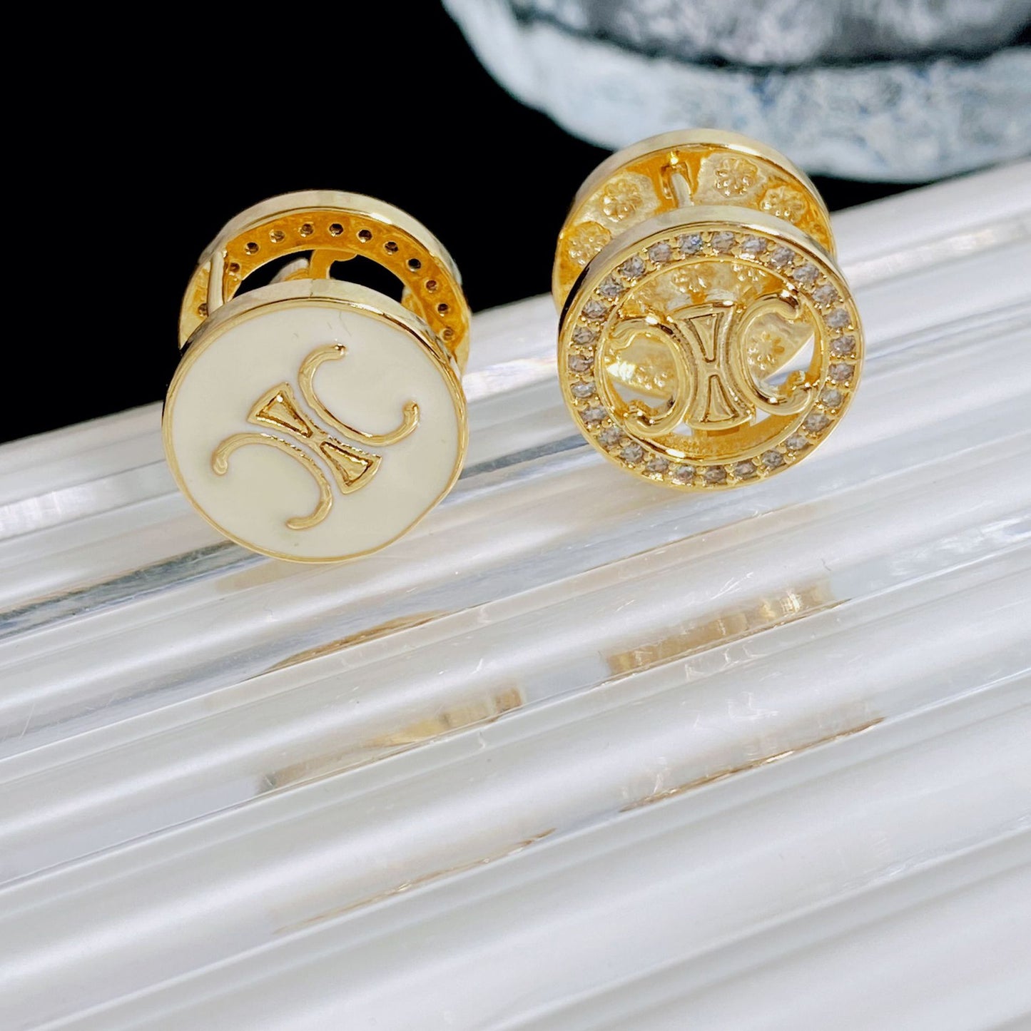 Doppelseitige Arc-Retro-Ohrringe mit Diamant-Tropfenöl für Damen