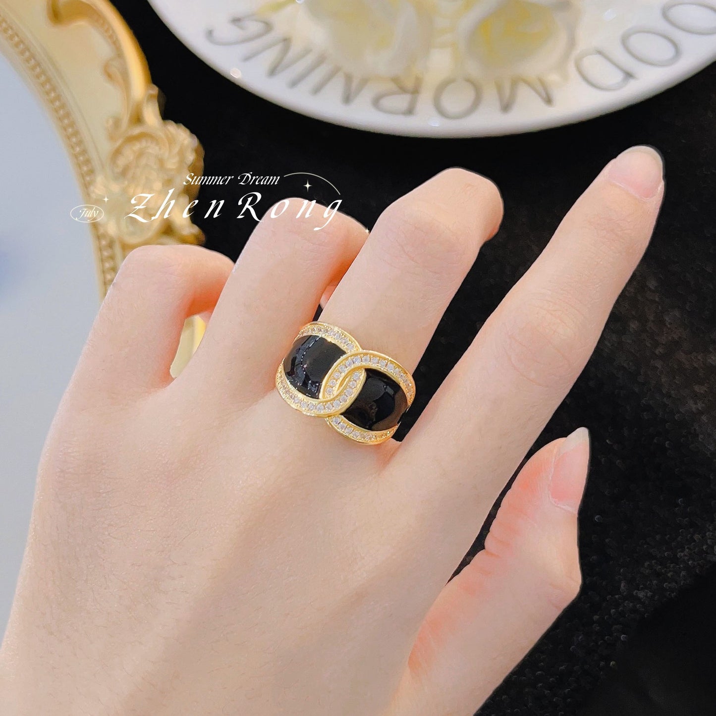 Women's High-grade Agate Olivine Temperament Style Emerald Rings