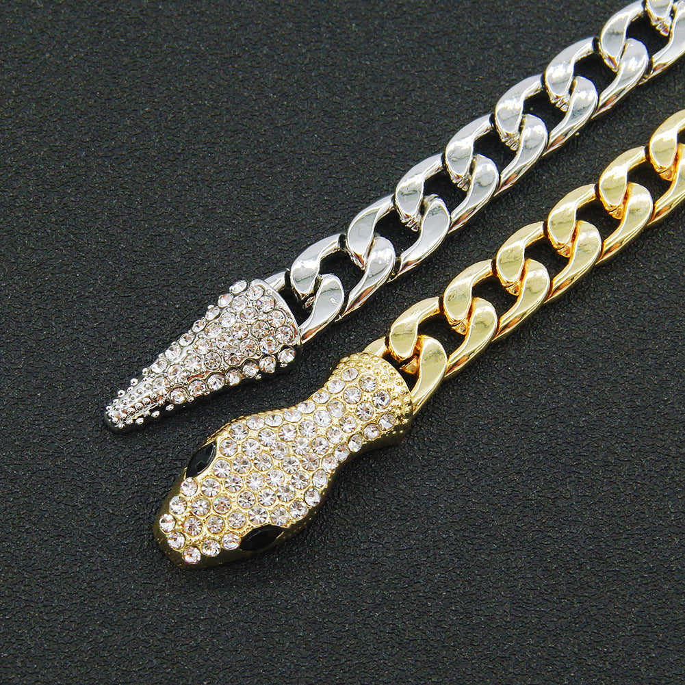 Colliers magnétiques courts à tête de serpent entièrement diamantés