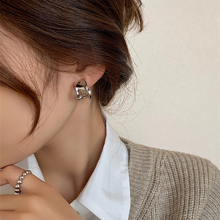 Advanced Cold Wind Geometric Glossy Hoop Female Earrings