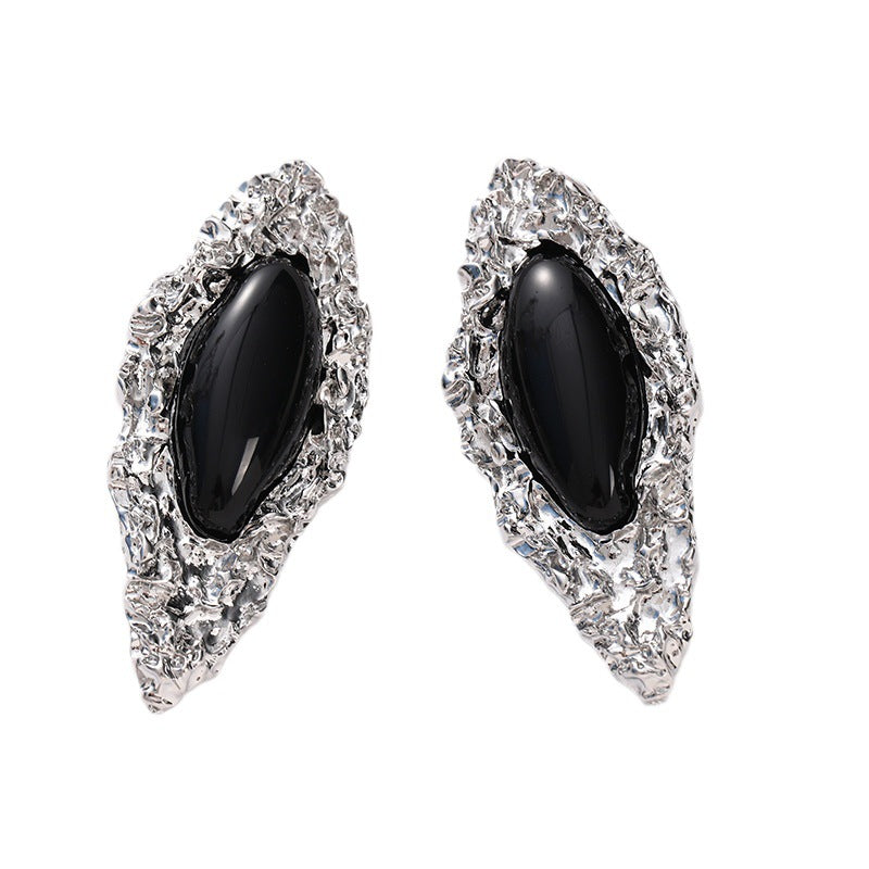 Women's Retro Diamonds Black Geometric Fashion Temperamental Earrings