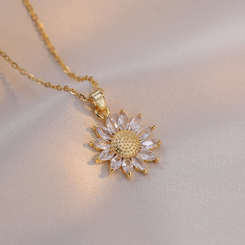 Flower Special Interest Light Luxury Design Pendant Temperament Necklaces