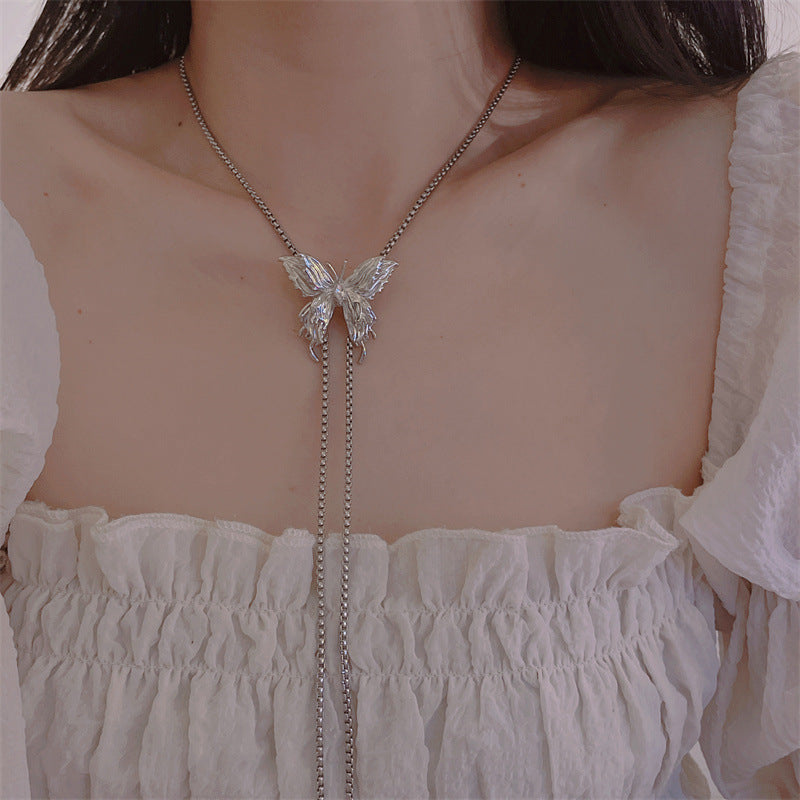 Colliers gracieux réglables en métal liquide Zircon papillon pour femmes