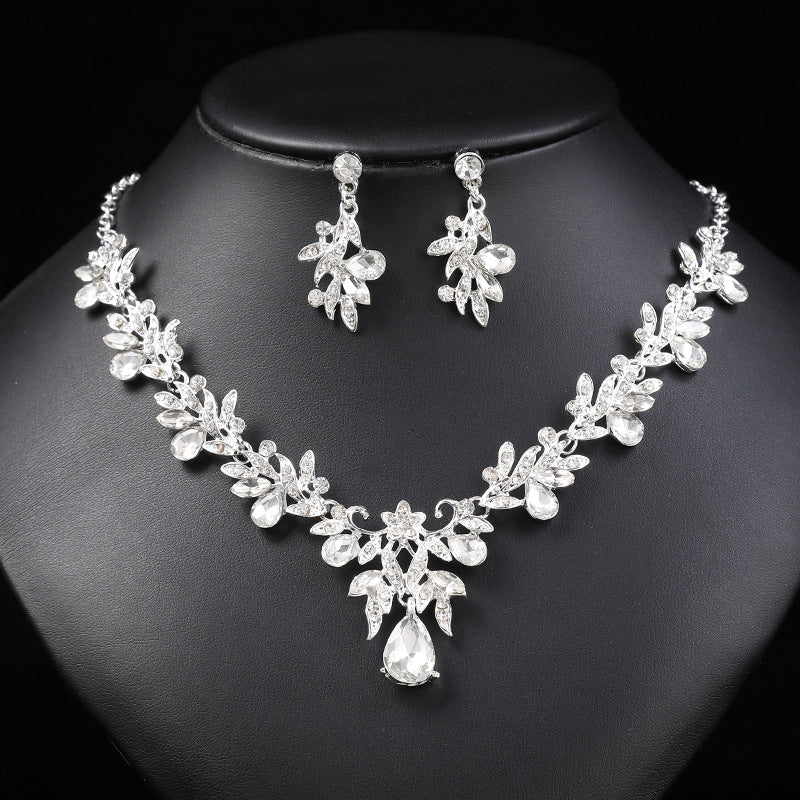 Colliers de banquet de robe de mariée en diamant et cristal de haute qualité