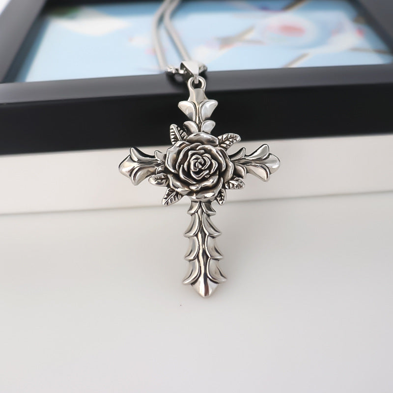 Pendant Fashion Creative Roses High-grade Winter Necklaces