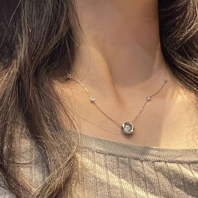 Mobius Strip Sterling Sier pour colliers légers pour femmes