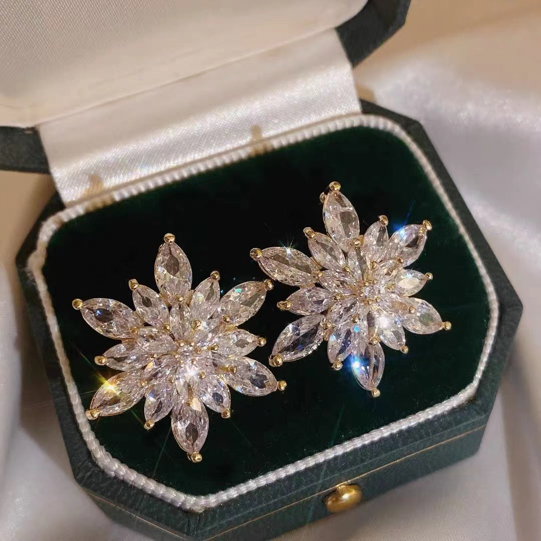 Micro Inlaid Zirconium Snowflake Ear Female Temperament Affordable Luxury Fashion Rings