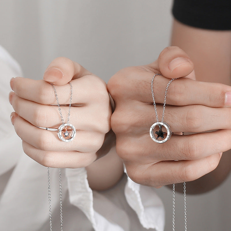 Damen- und Herren- sowie Sternpaar- und ein Paar-Halsketten