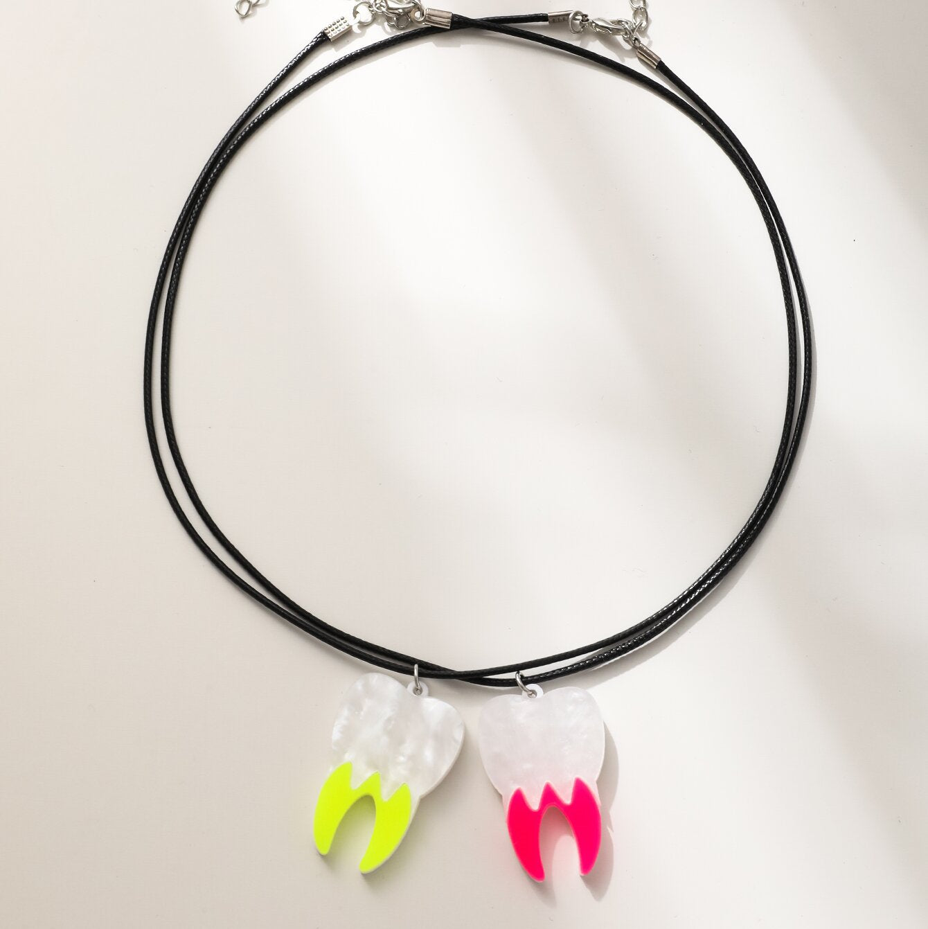 Colliers de dessin animé d'Halloween de champignon de crâne de ciel étoilé