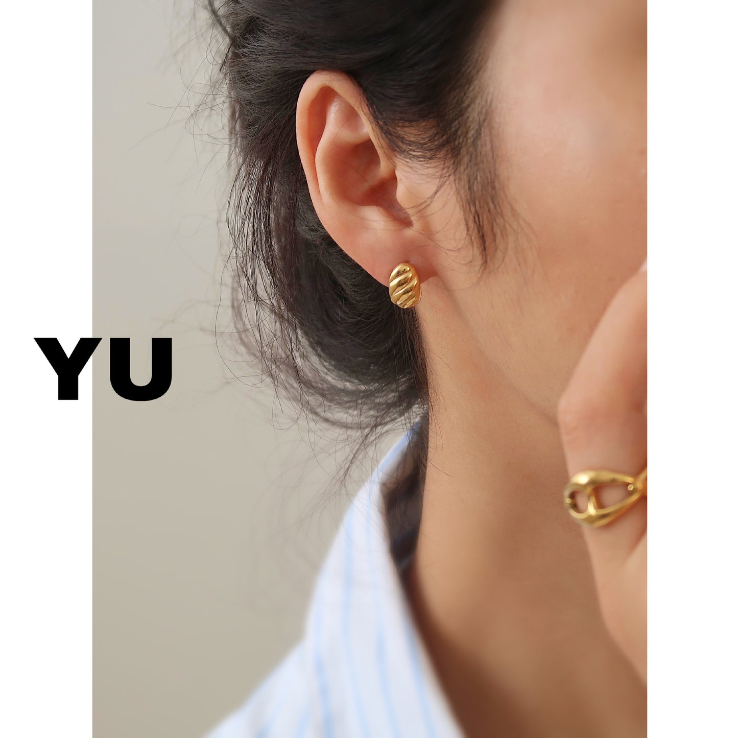 Croissant Simple And Compact Before Sleep Earrings