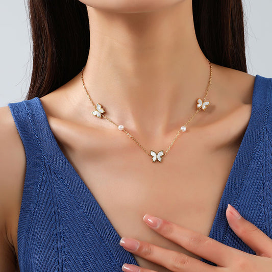 Colliers simples en titane avec perles et papillons de style coréen