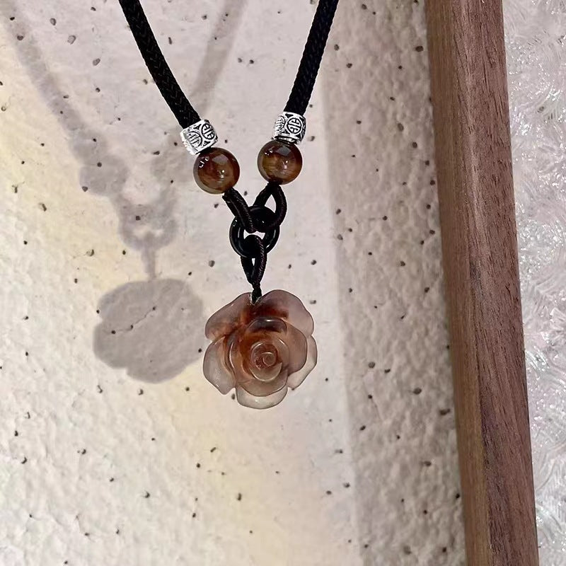 Colliers avec pendentif camélia pour femmes, boucle de paix nationale