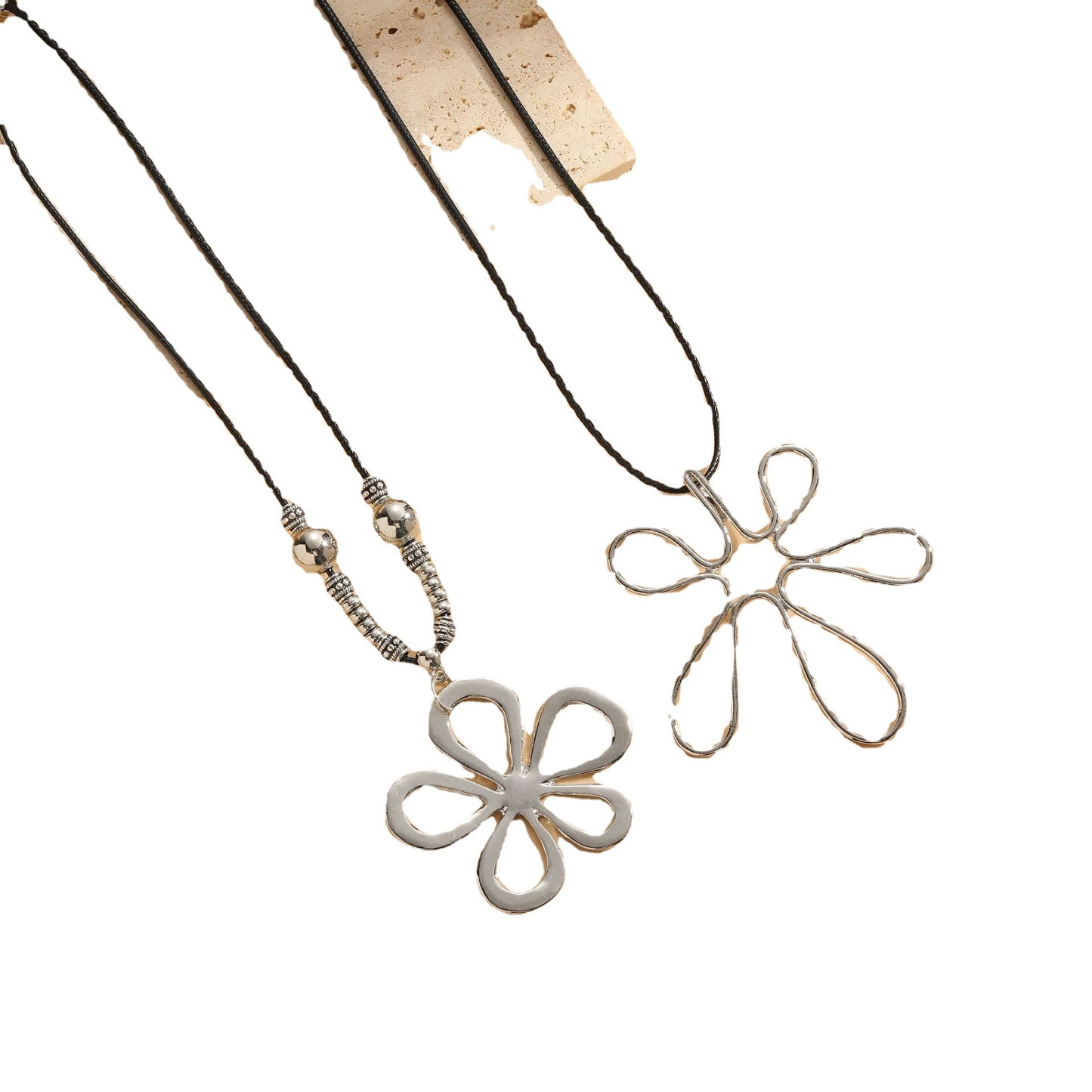 Hohle große Blumen-künstlerische Retro-Persönlichkeits-Halsketten
