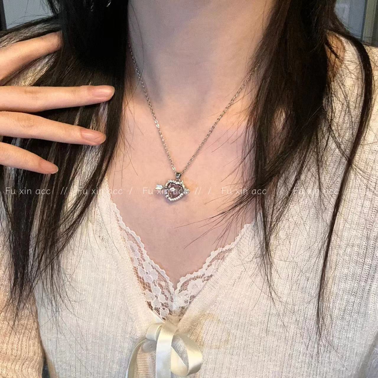 Women's Style Heart-piercing Pendant Love For Light Necklaces
