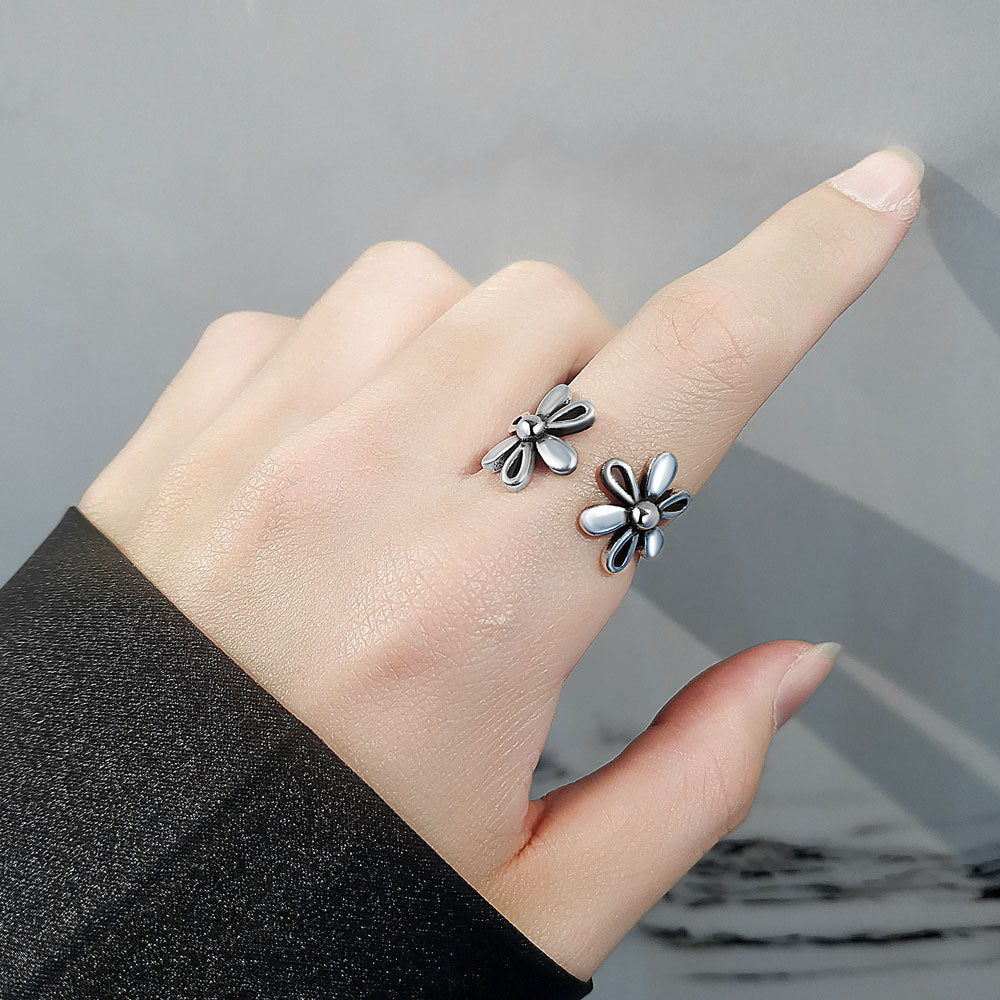 Zeigefinger-Nischen-Blume, hohle Öffnung, weibliche Ringe