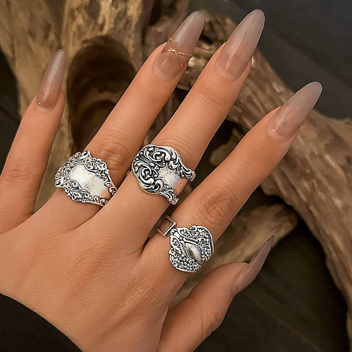 Distressed Suit Knuckle Vintage Art Pattern Ringe