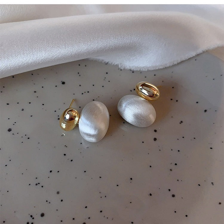 Damen-Ohrringe aus gebürstetem Metall für leichte, luxuriöse Ohrringe