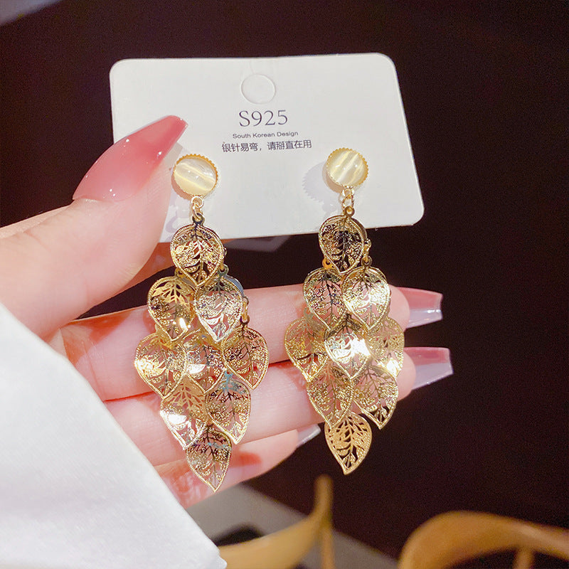 One Leaf Rich Hollow Leaves Tassel Earrings