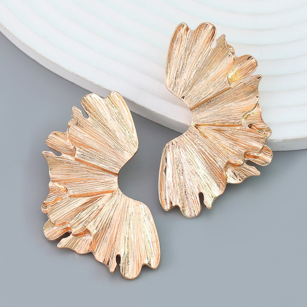 Women's Spring Alloy Flower Exaggerated Trendy Elegance Earrings