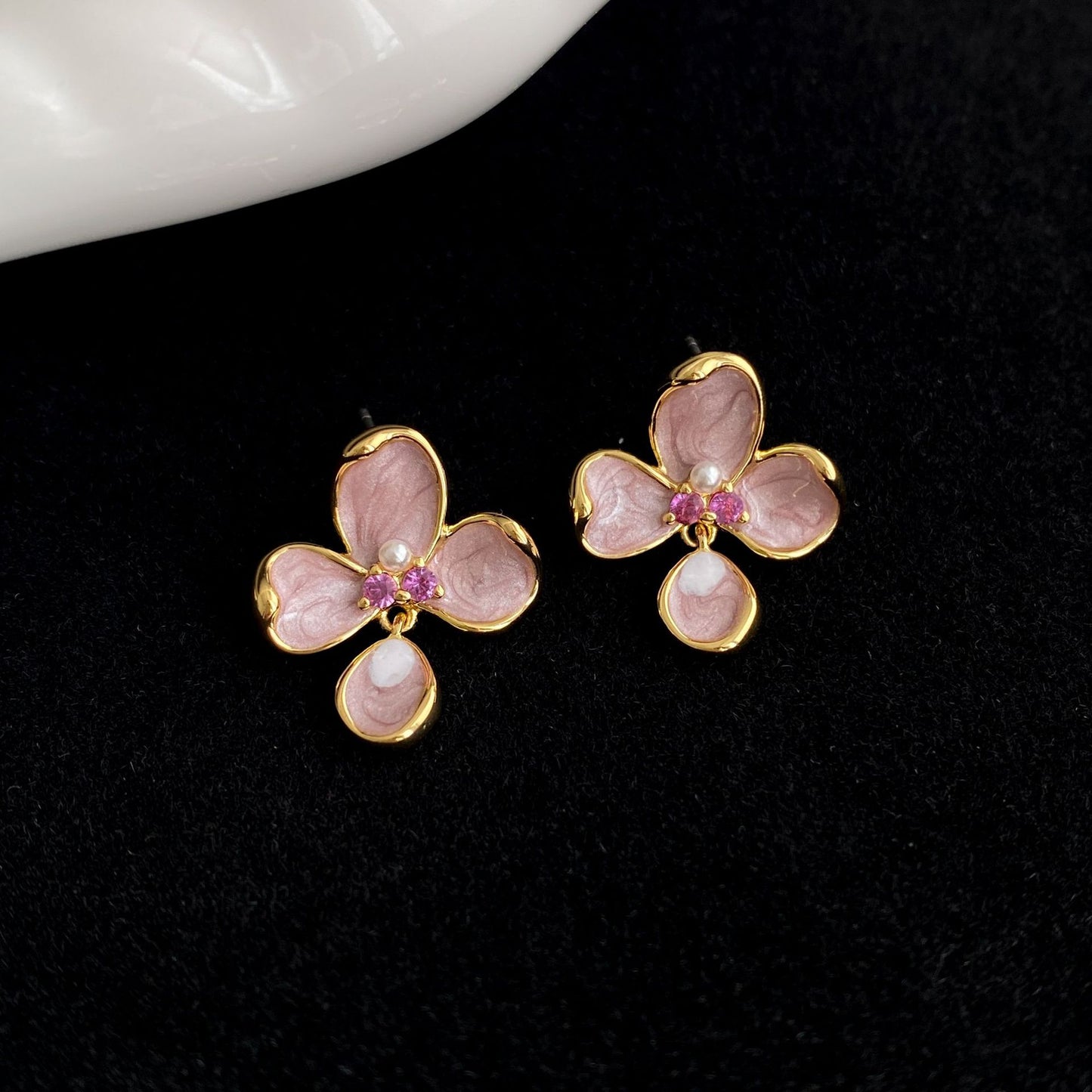Enamel Drip Glazed Pink Flower Integrated Light Luxury Ear Clip