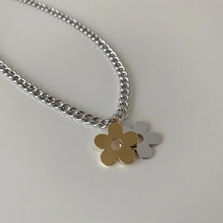 Colliers de clavicule de mode gracieuse de personnalité féminine de fleur de couleur contrastée