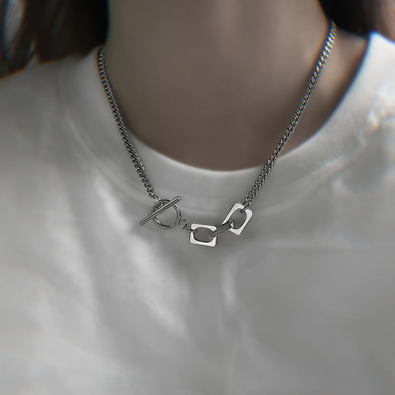 Femmes et hommes et boucle carrée en acier titane pour et colliers cool à la mode