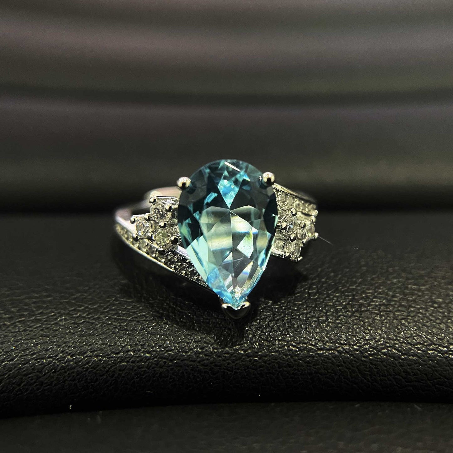 Carbon Diamond Drop-shaped Imitation Natural Topaz Colored Rings