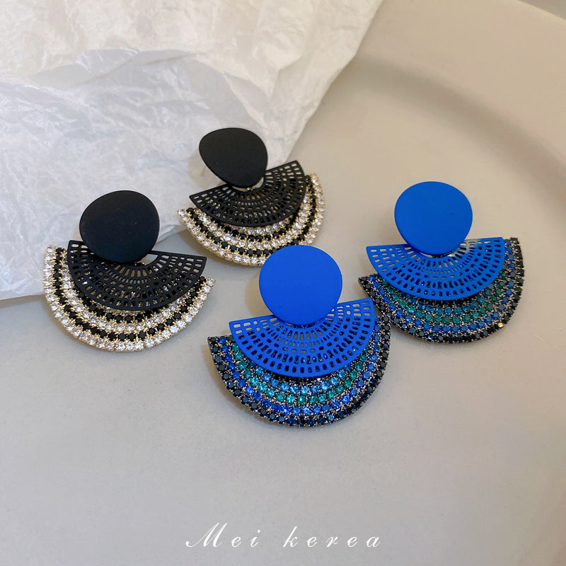 Retro Elegant Fan Pattern Hollow Jeweled Earrings
