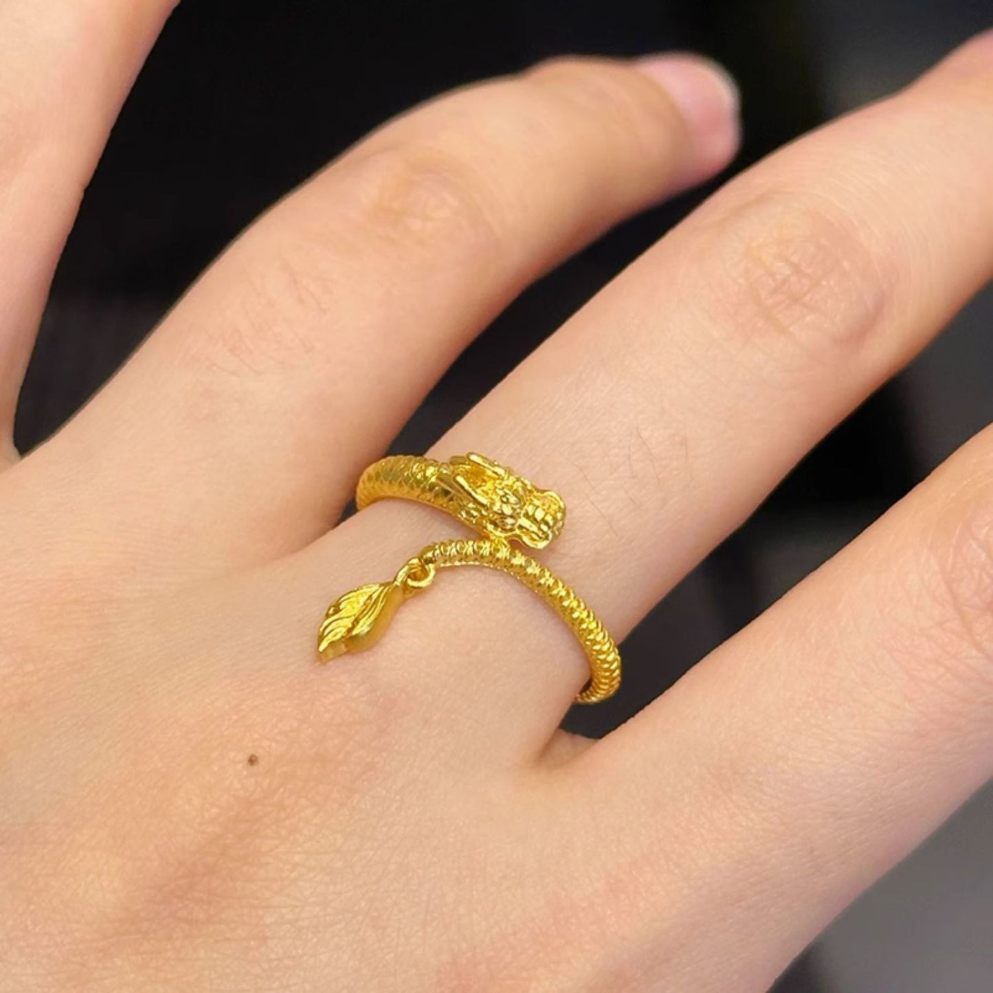 National Fashion Magischer Drache winkt mit seinen Ringen