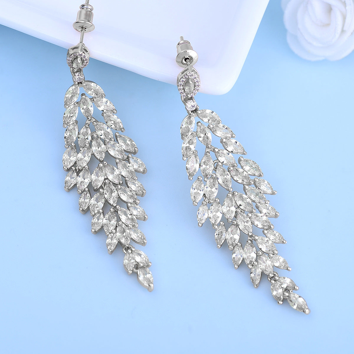 Boucles d'oreilles personnalisées simples et gracieuses pour femmes, pampilles en Zircon