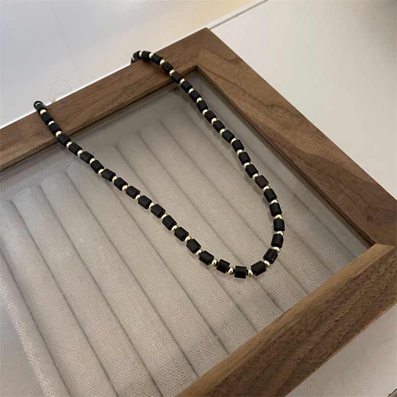 Femmes et hommes perles pour la lumière luxe minorité tempérament de haute qualité colliers en titane