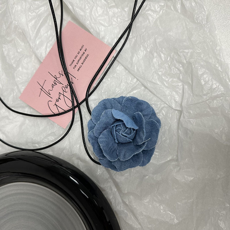 Damen-Denim-Kamelien-hochwertige Vintage-Blumen-Französisch-Halsketten