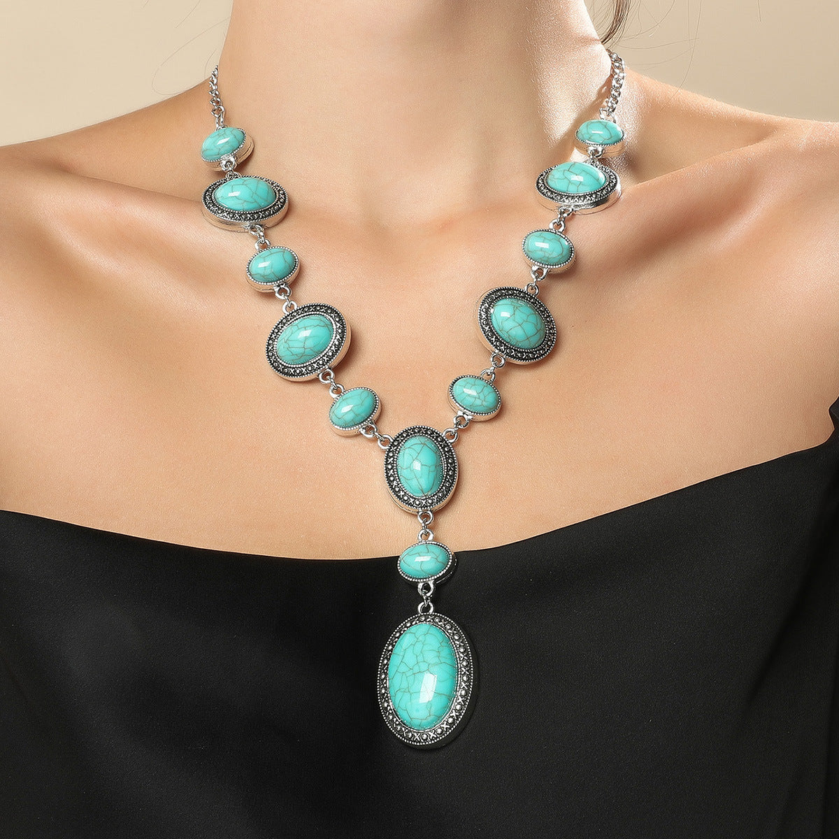 Colliers minoritaires tibétains turquoise vintage de Lhasa au Népal