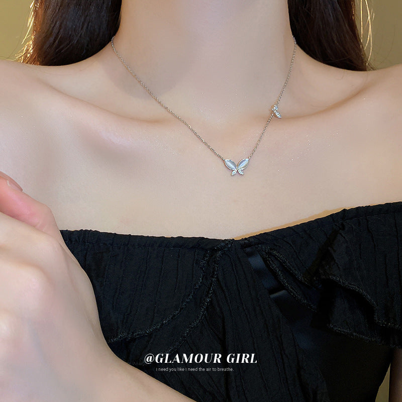Colliers de luxe et de simplicité légers de Style froid de papillon d'opale de Zircon