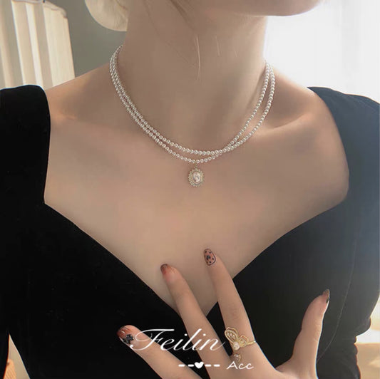 Women's Style Elegance Retro Ornament Designer Model Necklaces